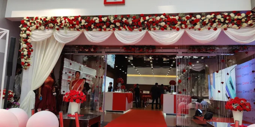 OnePlus Experience Store